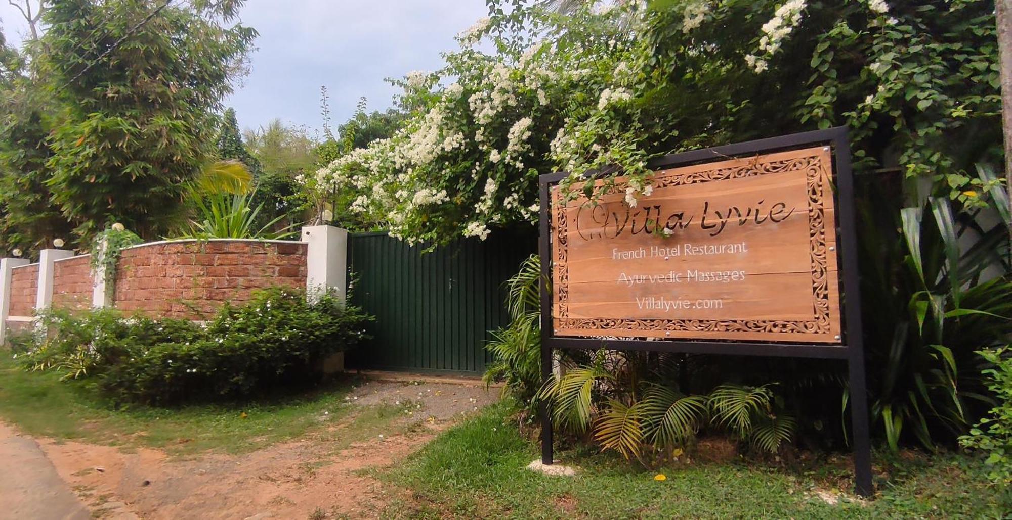 Villa Lyvie Ayurvedic Hotel Tangalle Exterior photo