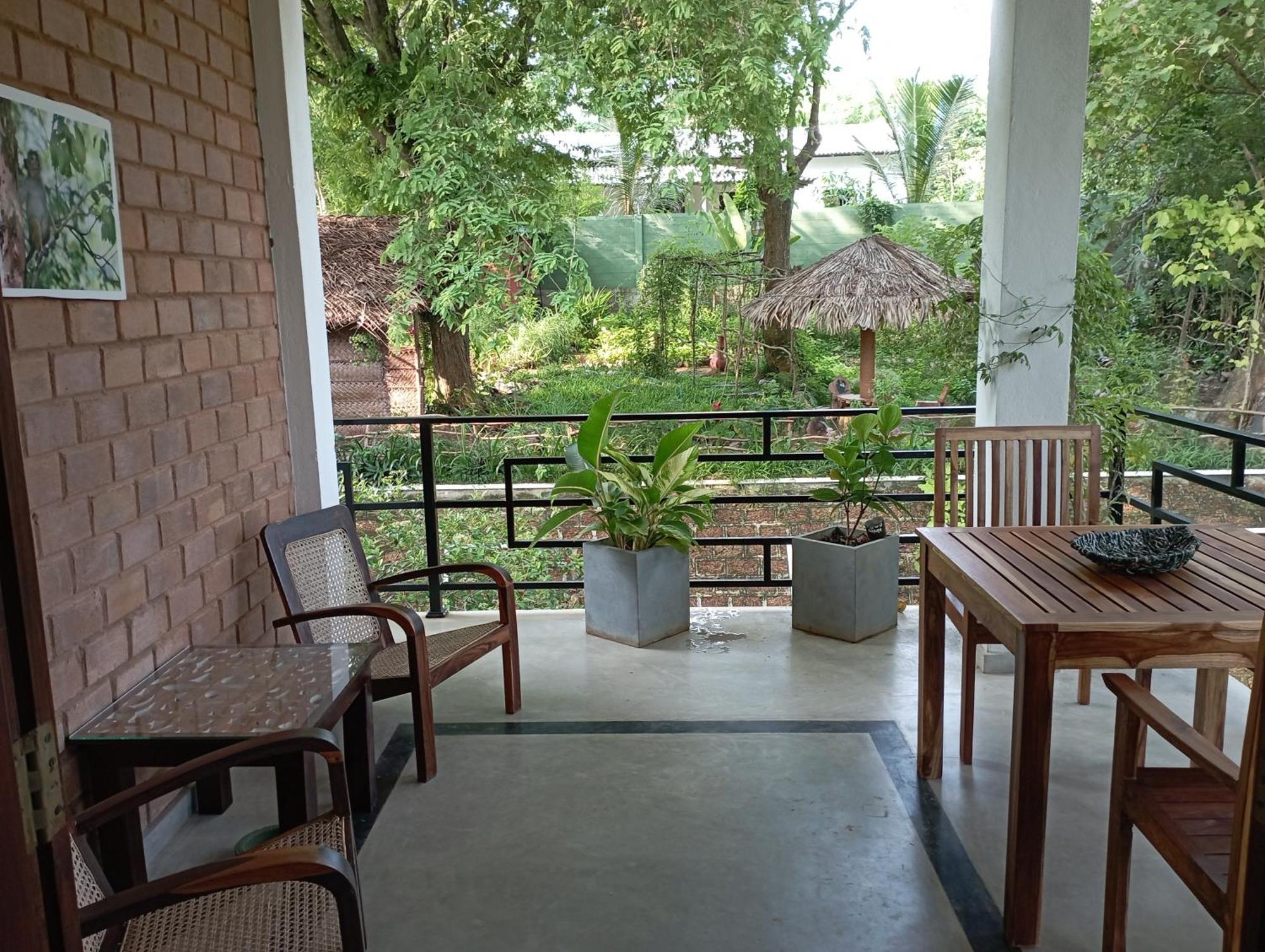 Villa Lyvie Ayurvedic Hotel Tangalle Exterior photo