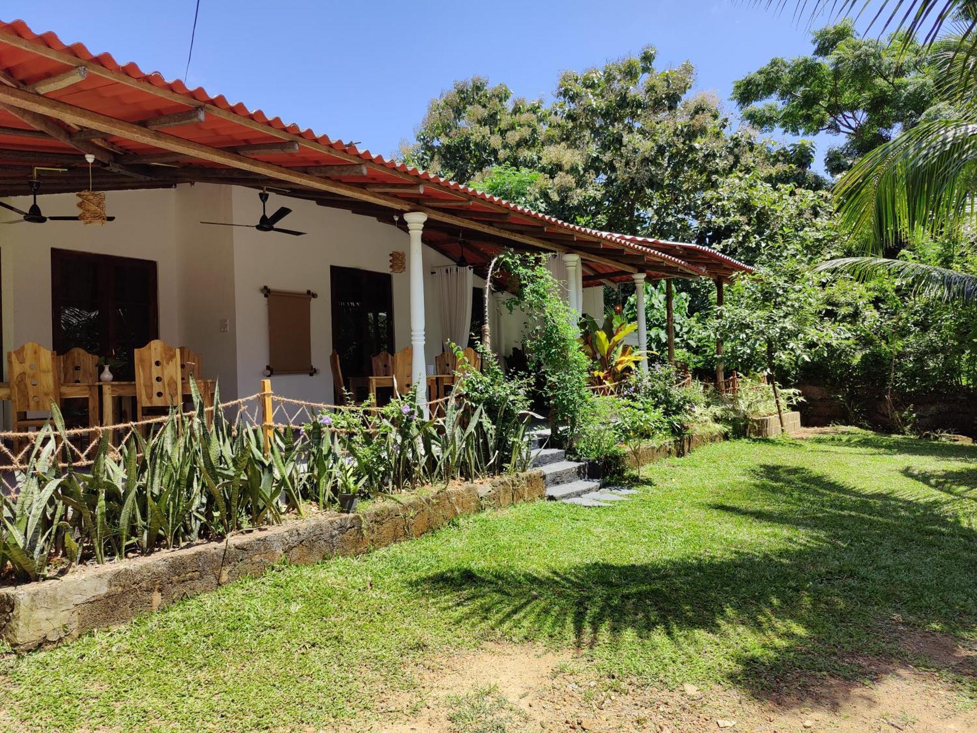 Villa Lyvie Ayurvedic Hotel Tangalle Exterior photo